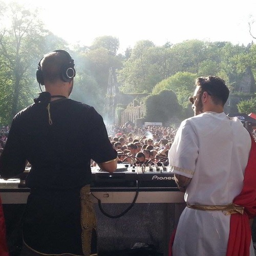 Throb Circle @ Thé Dansant Greeks & Romans (10.05.15)