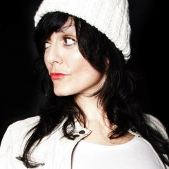 sevdigine inanamiyorum (kann nicht glauben, dass Du mich liebst)