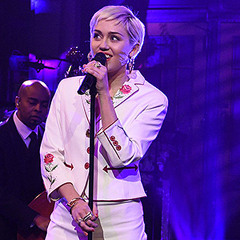 50 Ways To Leave Your Lover - Miley Cyrus Live At SNL