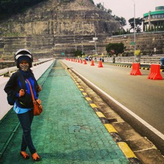 Laguku ungu with acoustic instrument by devina