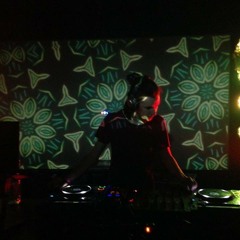 Stampf durch den Keller. 2