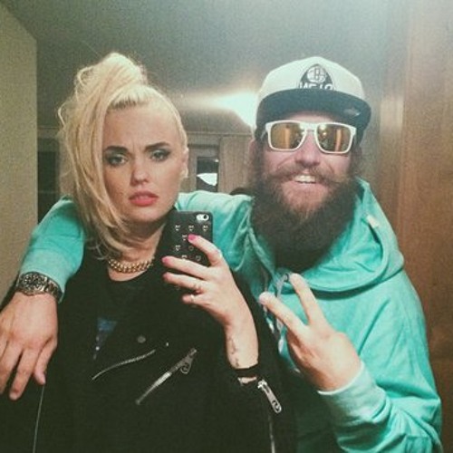 MC Fitti feat. Bonnie Strange - Grüne Welle