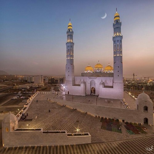 إِنَّ اللَّهَ وَمَلَائِكَتَهُ يُصَلُّونَ عَلَى النَّبِيِّ