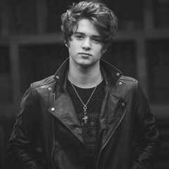 Hallelujah (Cover By Bradley Will Simpson) - Empty Arena