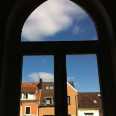 Church bells, door opens in Bremen May 24, 2015