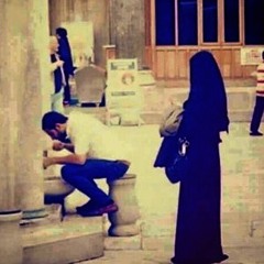 يقولون - أنتِ  هنا بين  المنى تترقبيني  ^_^ <3