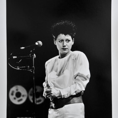Elizabeth Fraser - "Blue Bell Knoll" Live [Bath 2012]