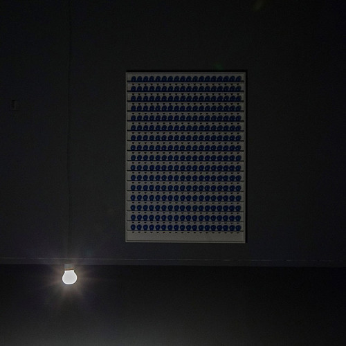Katie Paterson, Light bulb to Simulate Moonlight, 2008