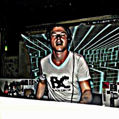 06/15 "Es isch de Bombe-Techno wo mis Härz berüehrt"