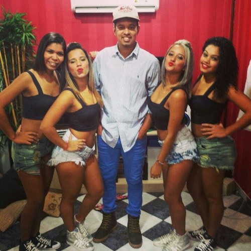 MC BRUNYN & AS MENINAS DO FUNK = DESCENDO E RODANDO A CINTURAAA =  ( DJ HUGUINHO )