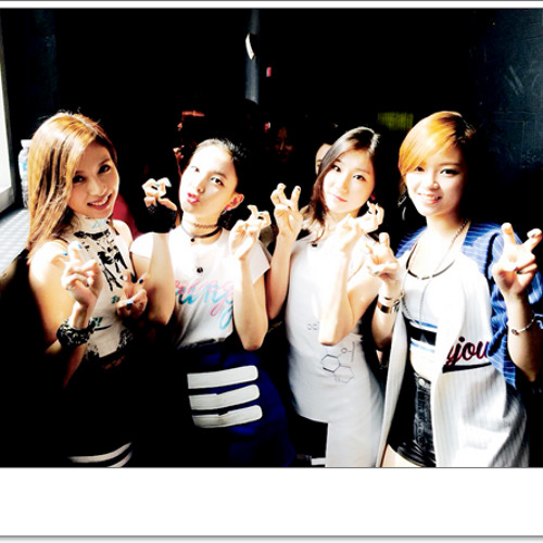 Major A (Nayeon, Jungyeon, Mina, Chaeryeong) of Sixteen - Happy (by Pharrel Williams)