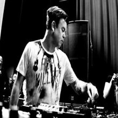 PAUL OAKENFOLD - Live @ Crobar Miami WMC  24 - 03 - 2006)
