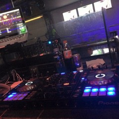 128-Martin Garrix & Tiesto - The Only Way Is Up - Max Escobar