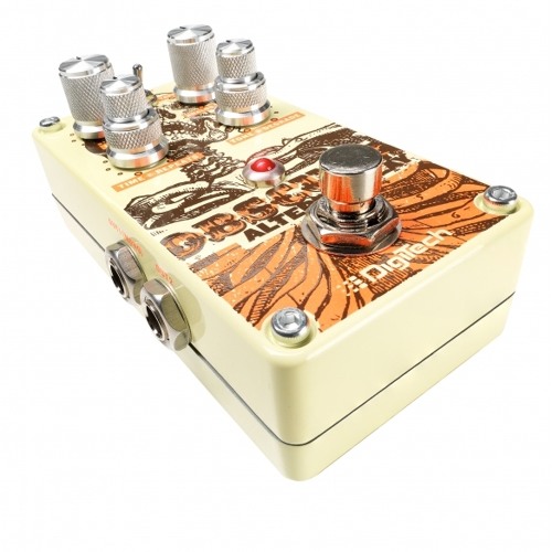 Lo-Fi - A low-fidelity delay that has limited bandwidth and reduced bit-depth to approximate the low sample rate and 8-bit signal processing used in vintage digital delays