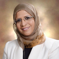 د. لولوة  المطلق  رئيس لجنة التدريب وتنمية الموارد البشرية خلال مداخة لها في إذاعة البحرين الأجنبية