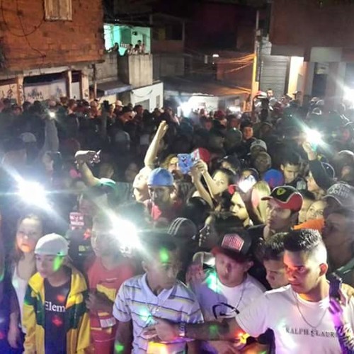 Mc's Hyaata , Wender Pqn - Meninas Bem Recebidas {{ Djs Lucas 14 & Guguinha }}