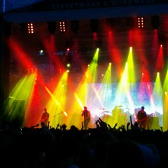 Papa Roach - Between Angels and Insects (Live @ Budapest 2015)