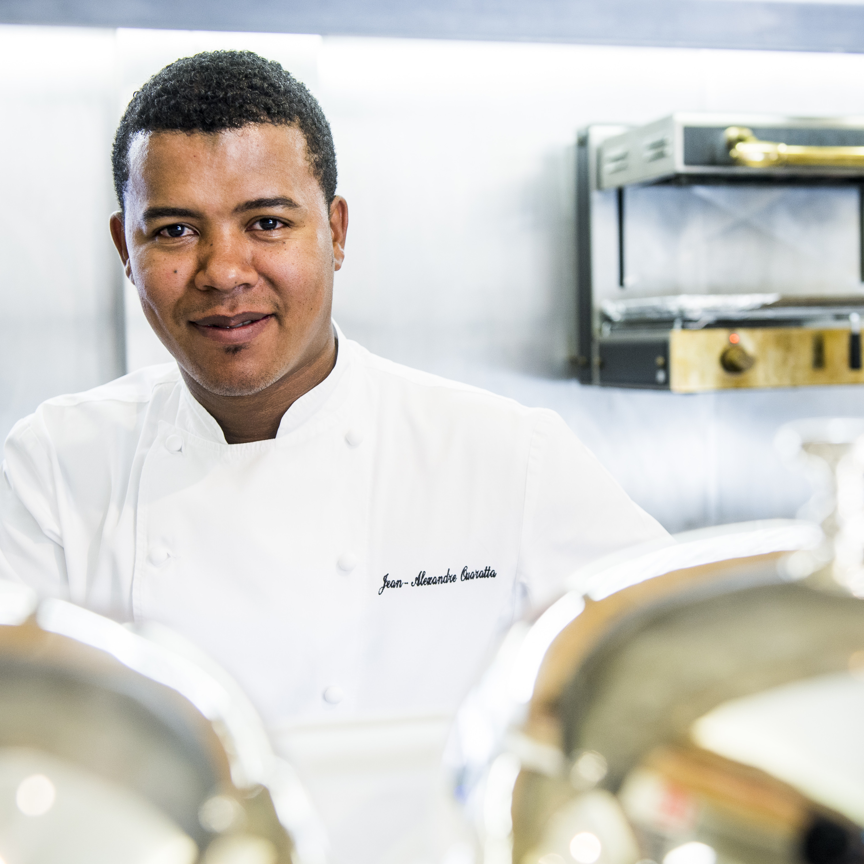 Interview de Jean Alexandre Ouaratta - Chef des cuisines du Château De Bagnols episode artwork