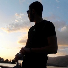 Ψυχικη Κραυγη - Κατω Απ Τα Φωτα(beat Hraklhs Xyma)