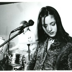 Pettycoat 1999 Chin Up