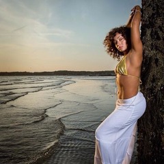 Lisette LaVoXX - To Love Is To Be Loved