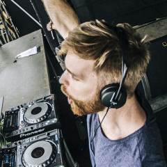 Geck-o @ Defqon.1 2015 UV stage (radio stream of first half hour)
