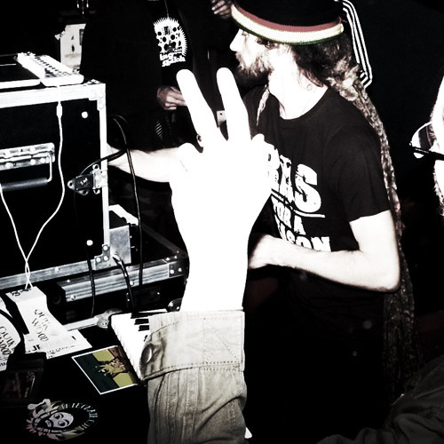 Imperial Sound Army Meets Dubzoic - Burn Fayah remix