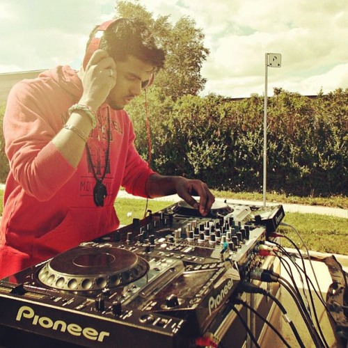 Refreshed Throwback VOL1_DJThanUshaN