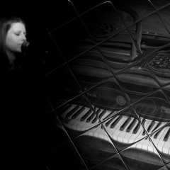 Umřela láska (Love Has Died)