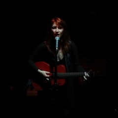 Μαρία Παπαγεωργίου ~ Μια θάλασσα μικρή