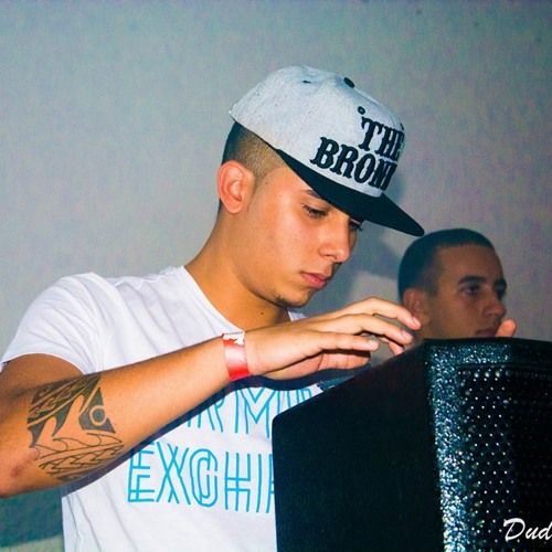 MC FL - MENINA DA FAVELA (DJ FELIPE SOUZA)