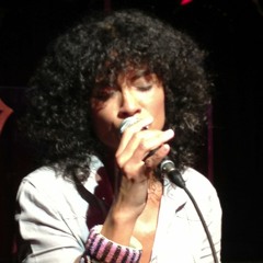 Amel Larrieux on CM Famalam Show