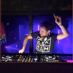 Larry Larios - Tech Me mix