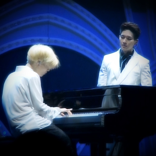 Onew Rainy Blue By Lily Yamaac