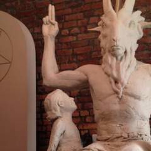 Обезглавил статую сатаны. Обезглавил статую сатаны. Памятник бафомета в детройте. Обезглавил статую сатаны. Обезглавил статую сатаны.