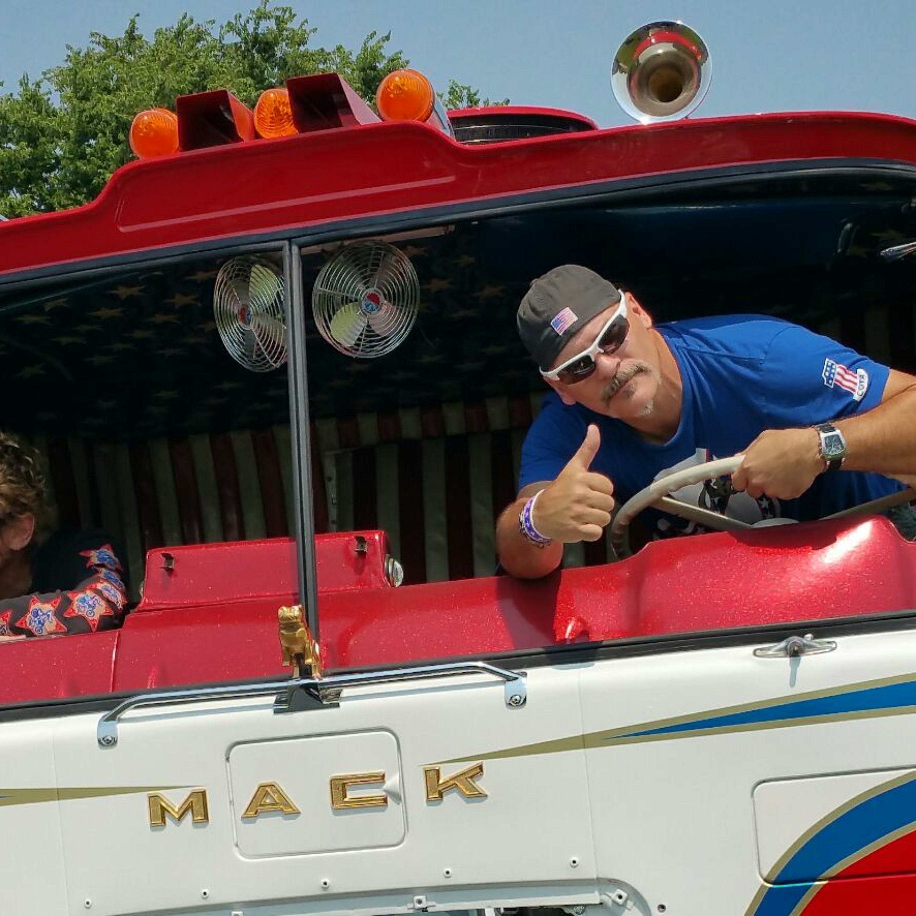 The resurrection of Evel Knievel's 1970s cabover Mack haul rig thumbnail