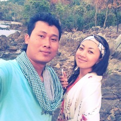 គ្មានអ្នកណាល្អជាងសង្សារខ្ញុំ!  គឺម្នាក់ដែលកាន់ដៃខ្ញុំជាប់មិនថាមានរឿងអ្វីកើតឡើងនោះឡើយ   :)