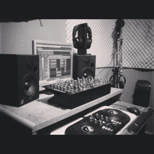 Tumbado - RimasErre-C (Psico Inversa) (High Level) Ft Cazz Sanches (La Esquina Baja)