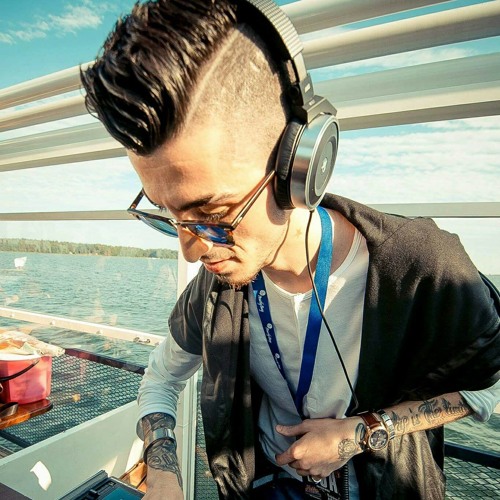 Zacharian - Live Recorded @ Venue & Playground Summer Cruise 2015