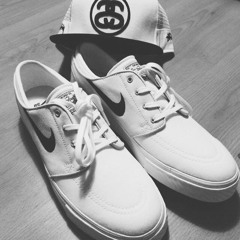 Jerrones - Nikes & Stüssy (Prod. Vclg)