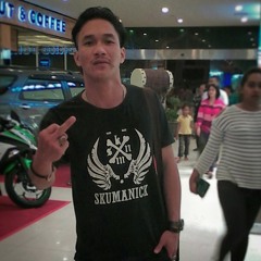 Sedikit lyrik yg nanti nya mau aku kembang kan untuk single lagu ciptaan ku jenis aliran  rockmantick.