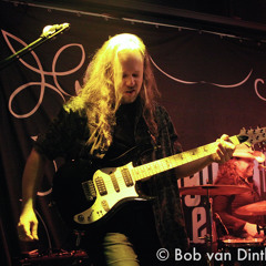 Robert - Van - Voorden Where - There - S-smoke