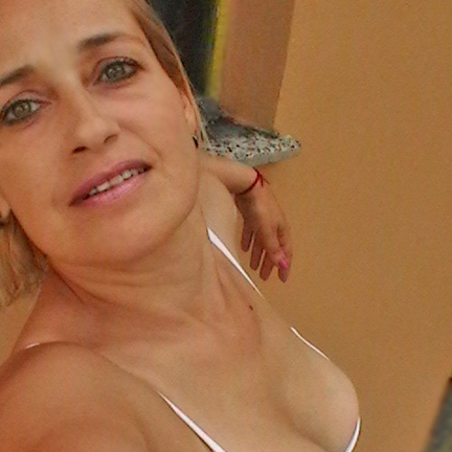 Tell Me. Tell Me cantante Mecha Wilson