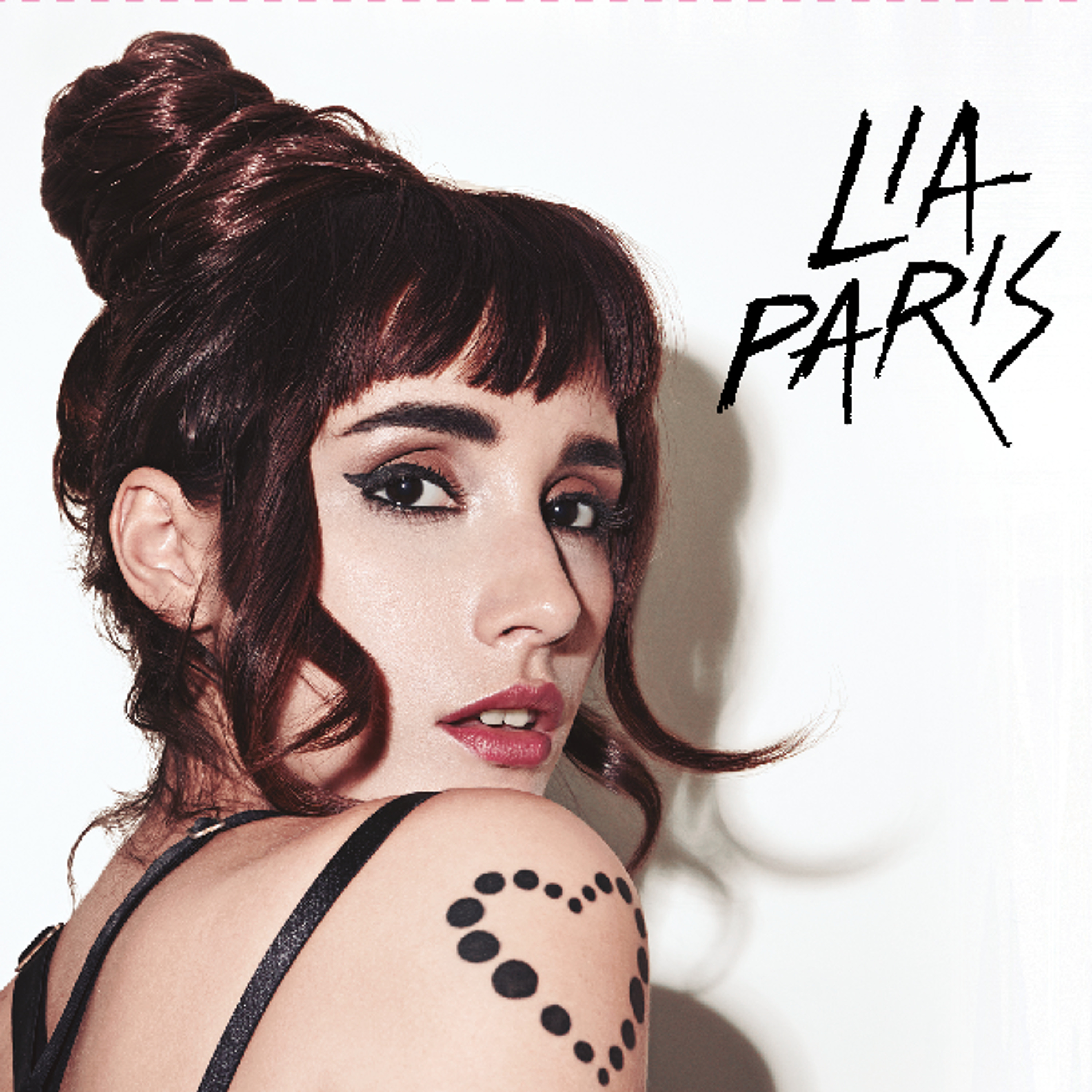 Lia Paris