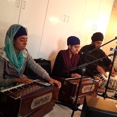 Kirtan by Bibi Guneet Kaur & Bibi Ramnik Kaur - House Program (20/07/2015)