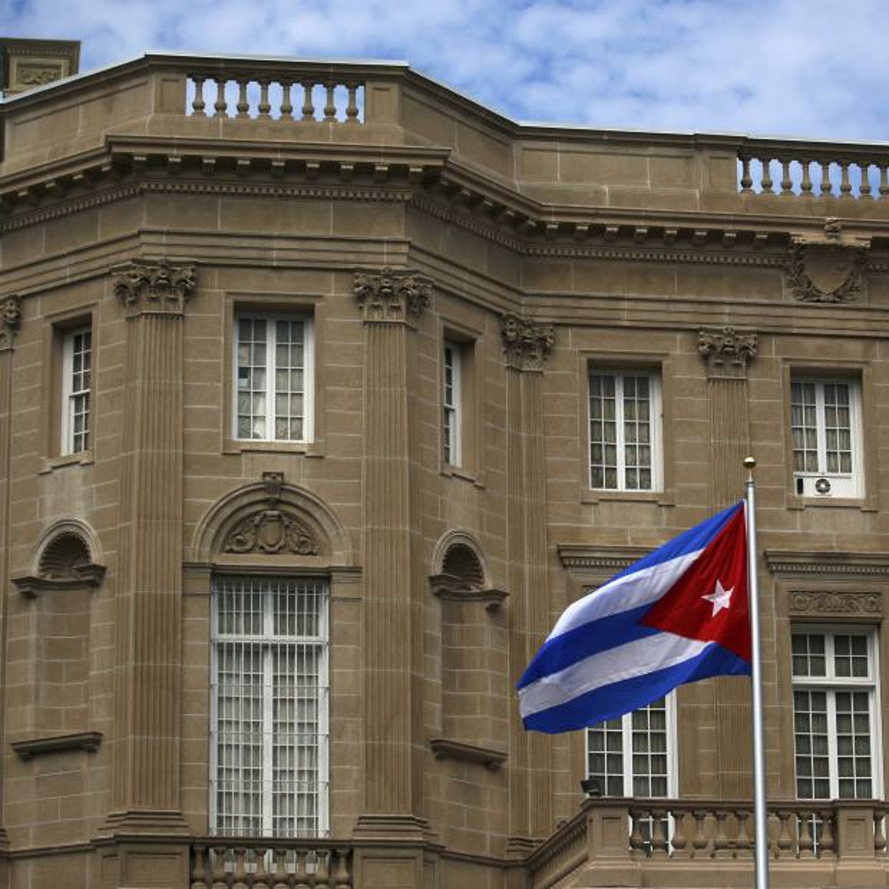 Una bandera cubana flamea nuevamente en Washington DC episode artwork