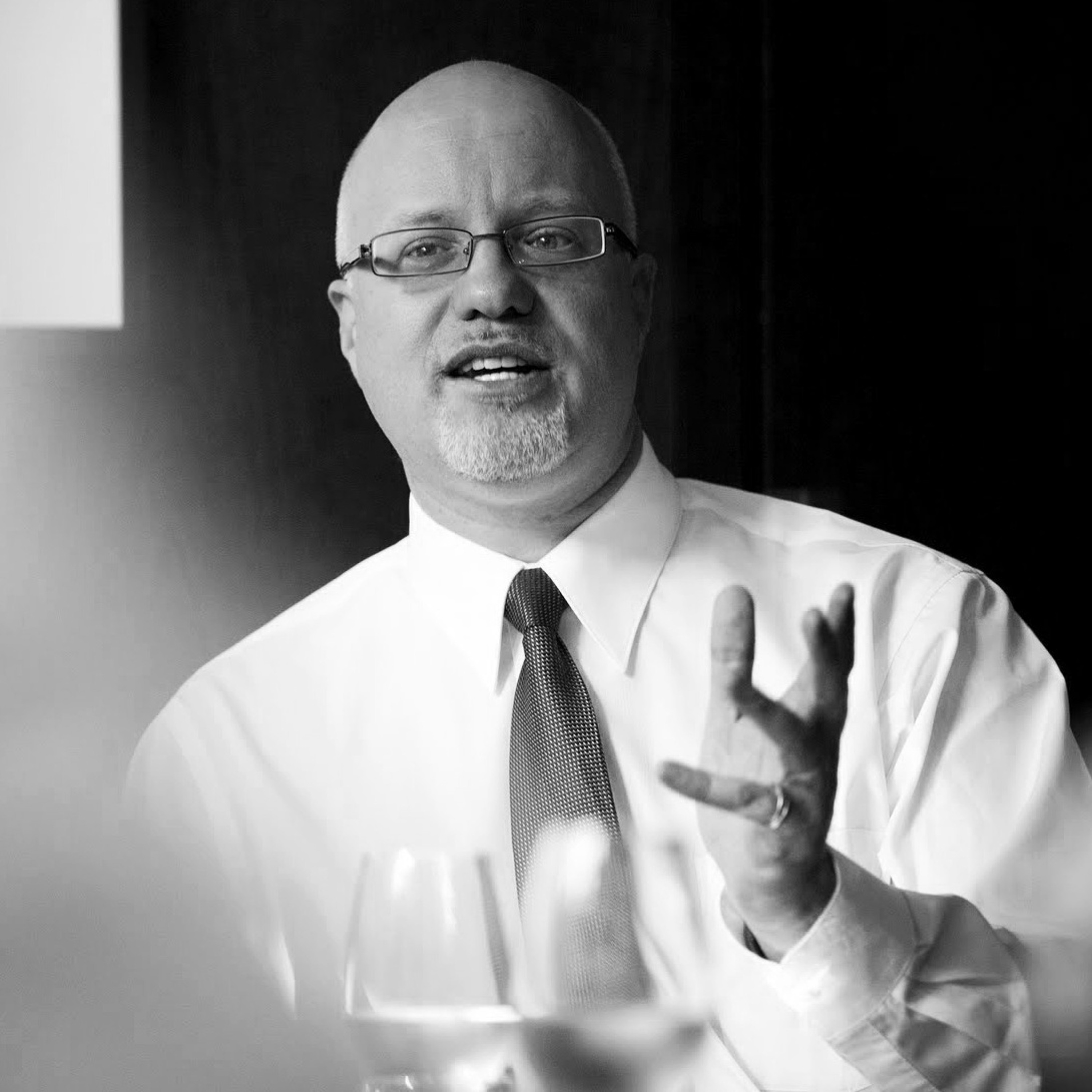 Brett King on breaking banks, contextual credit and why CEOs should be geeks episode artwork
