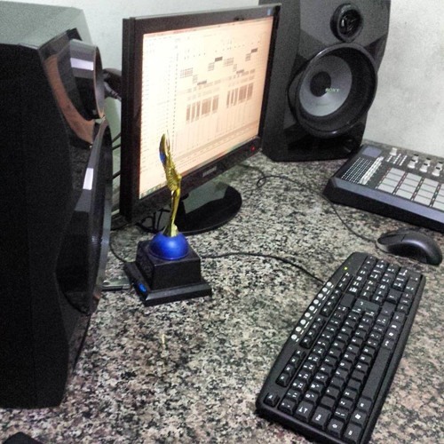 MC Kevin, MC MM, MC Brisola - Novinha Quer Mamar (DJ Felipe Único)