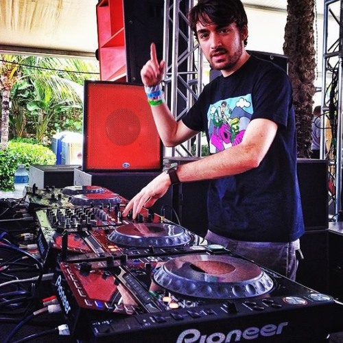 Stream Oliver Heldens – Live @ Tomorrowland 2015 (Belgium) – 24-07-2015 -  FULL SET on www.mixing.dj by Dj user | Listen online for free on SoundCloud