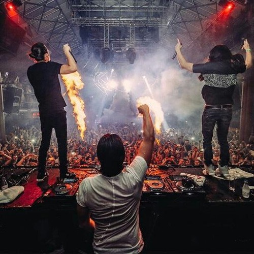 Stream Ten Walls - Walking With Elephants (Dimitri Vegas & Like Mike Vs.  W&W Remix).mp3 by Pablo Requena | Listen online for free on SoundCloud